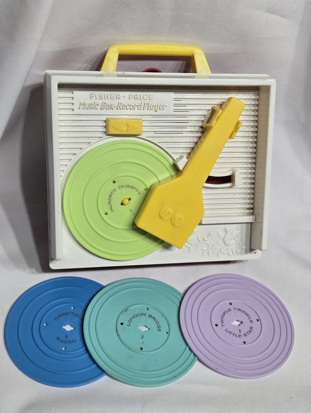 Retro 2010 classic Fisher-Price Music Box Record Player (Model #995) good condit